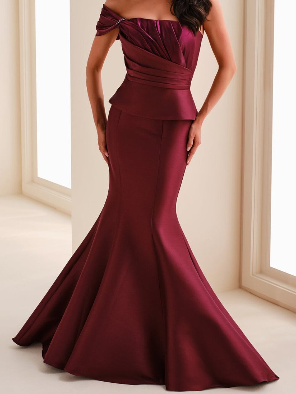NWT Montage M4200 Pleated Formal Gown Burgundy size 4 and 20